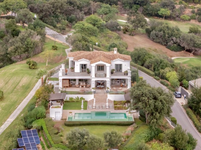 5 Bedrooms Villa in Benahavís
