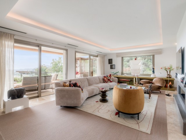 5 Bedrooms Villa in Benahavís