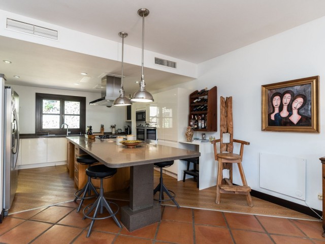 4 Bedrooms Townhouse in Benahavís