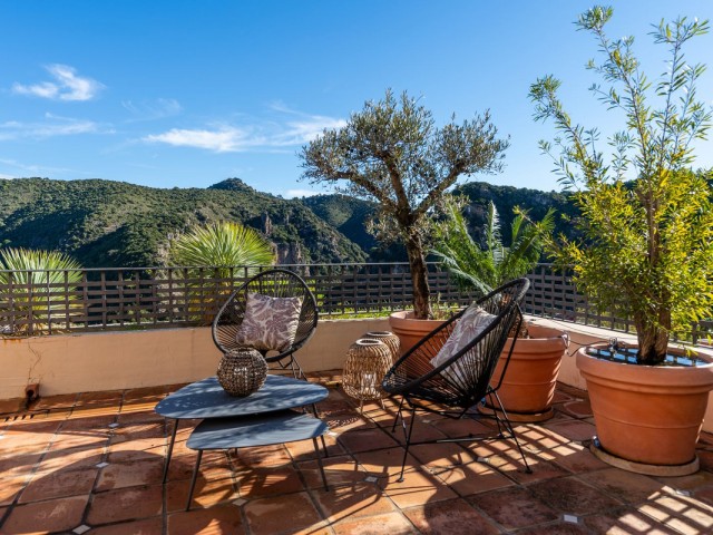 4 Bedrooms Townhouse in Benahavís