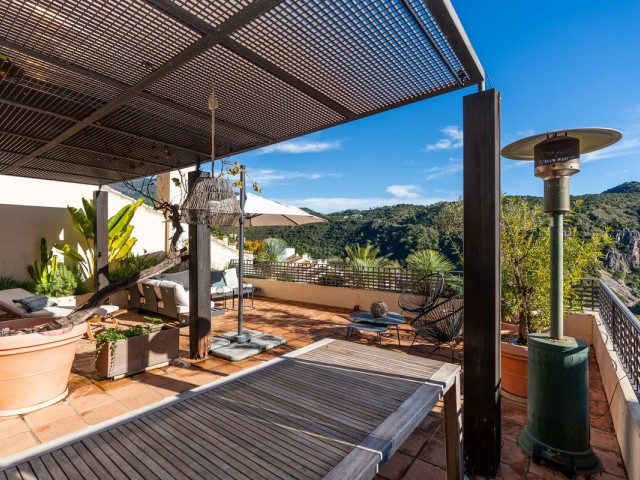 4 Bedrooms Townhouse in Benahavís