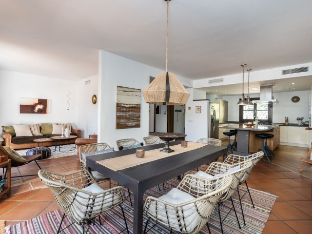 4 Bedrooms Townhouse in Benahavís