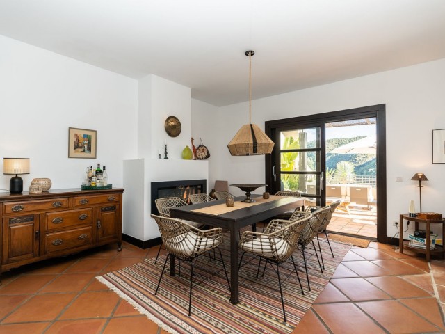 4 Bedrooms Townhouse in Benahavís