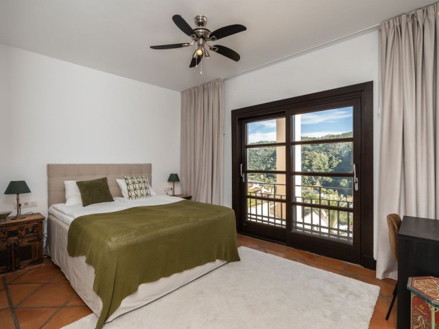 4 Bedrooms Townhouse in Benahavís