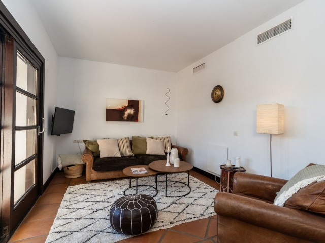 Adosado con 4 Dormitorios  en Benahavís