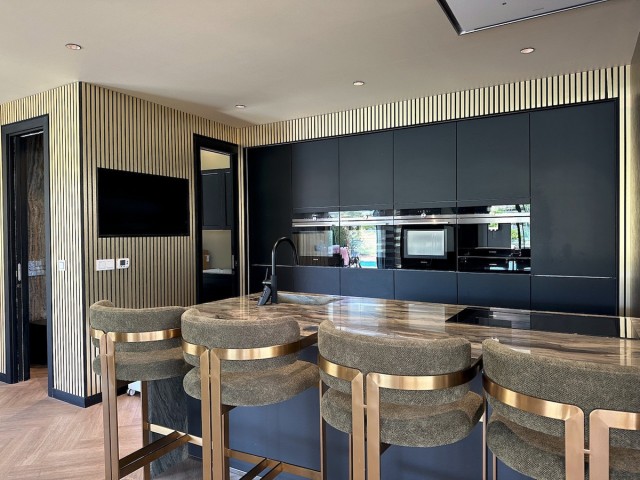 4 Bedrooms Villa in Estepona