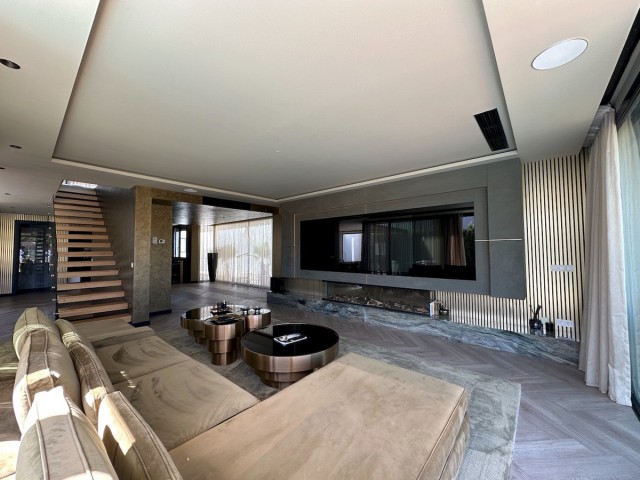 4 Sovrums Villa i Estepona