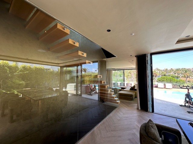 4 Sovrums Villa i Estepona