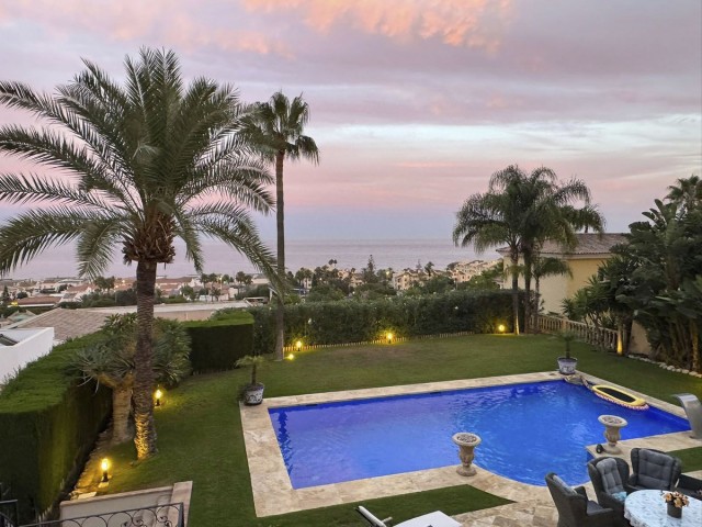 5 Bedrooms Villa in La Cala de Mijas
