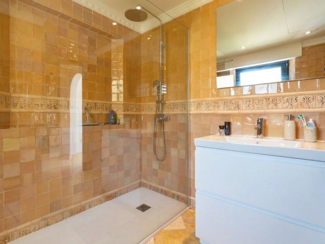 5 Bedrooms Villa in La Cala de Mijas