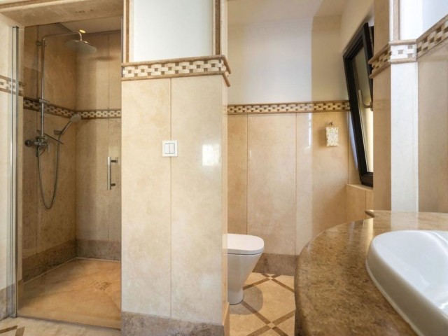 5 Bedrooms Villa in La Cala de Mijas