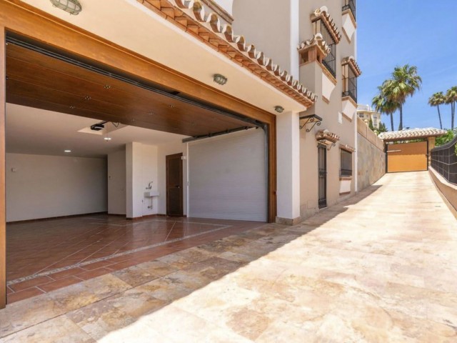 5 Bedrooms Villa in La Cala de Mijas