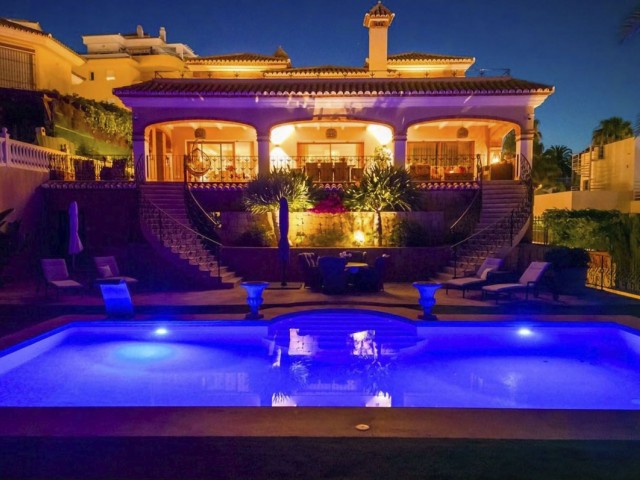 5 Bedrooms Villa in La Cala de Mijas