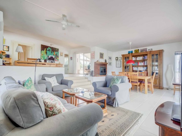 4 Bedrooms Villa in Sierrezuela