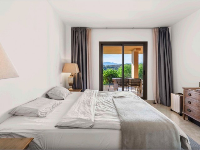 2 Bedrooms Apartment in Benahavís