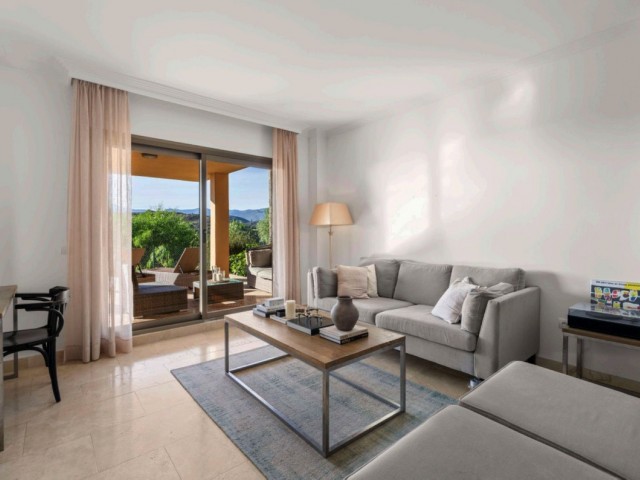 2 Bedrooms Apartment in Benahavís