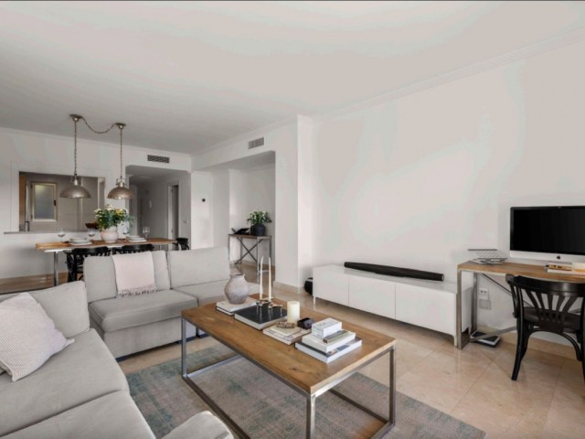 2 Bedrooms Apartment in Benahavís