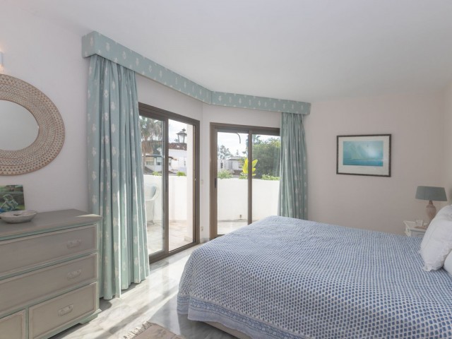 3 Bedrooms Apartment in Elviria