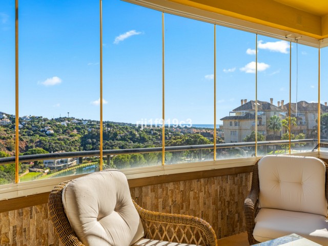 3 Bedrooms Apartment in Elviria