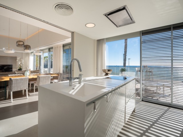 4 Bedrooms Villa in Estepona