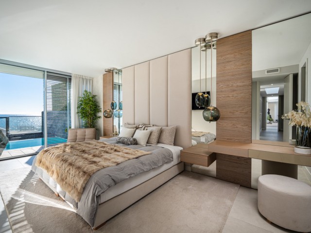 4 Bedrooms Villa in Estepona