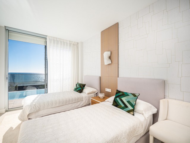 4 Bedrooms Villa in Estepona