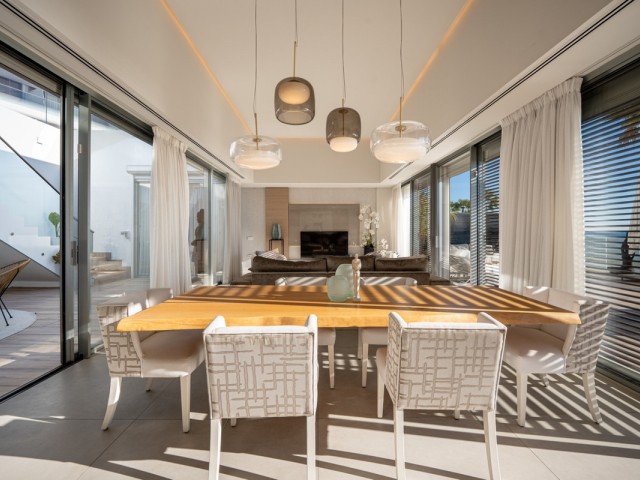 4 Sovrums Villa i Estepona