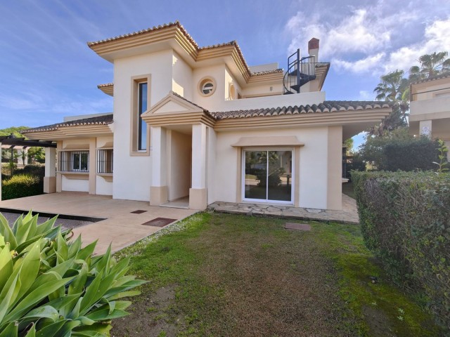 Villa, San Roque Club, R5250655
