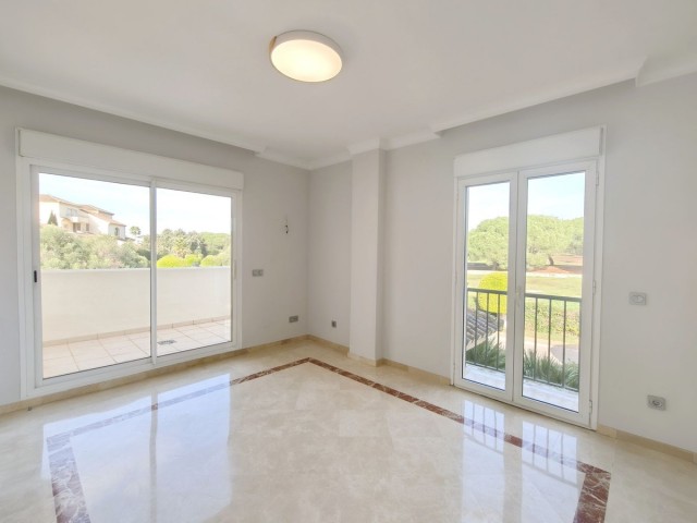 3 Makuuhuoneen Huvila San Roque Club