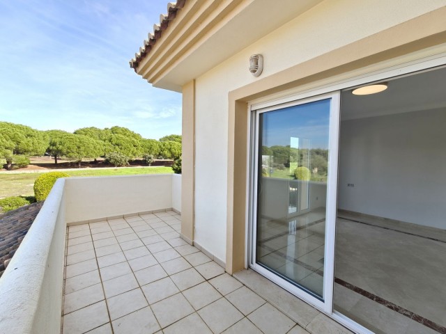 3 Makuuhuoneen Huvila San Roque Club