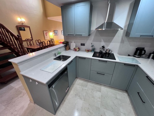 Apartment, Las Chapas, R5250664