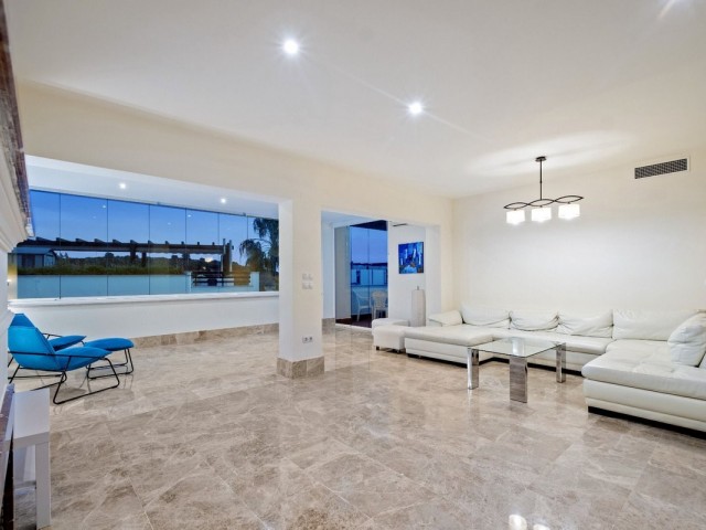 Apartamento con 3 Dormitorios  en Santa Clara