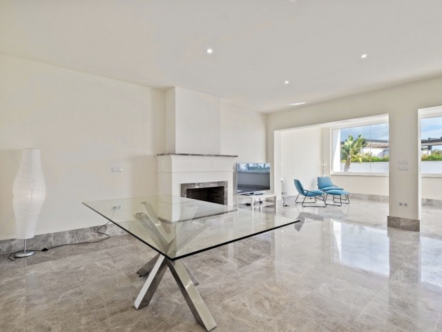 Apartamento con 3 Dormitorios  en Santa Clara