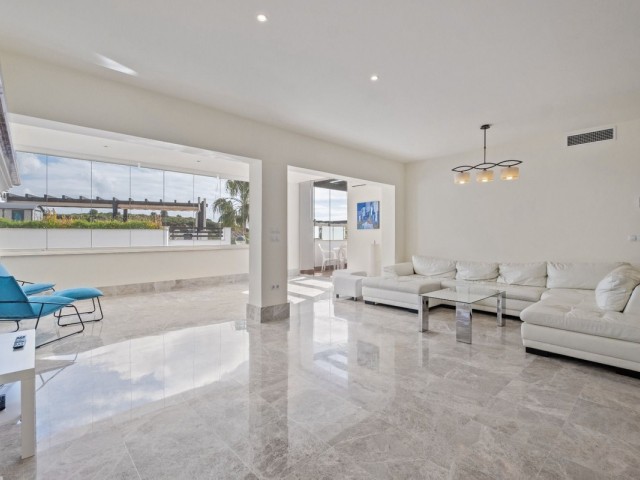 Apartamento con 3 Dormitorios  en Santa Clara