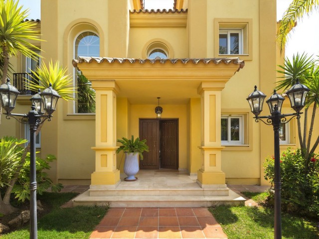 Villa, Elviria