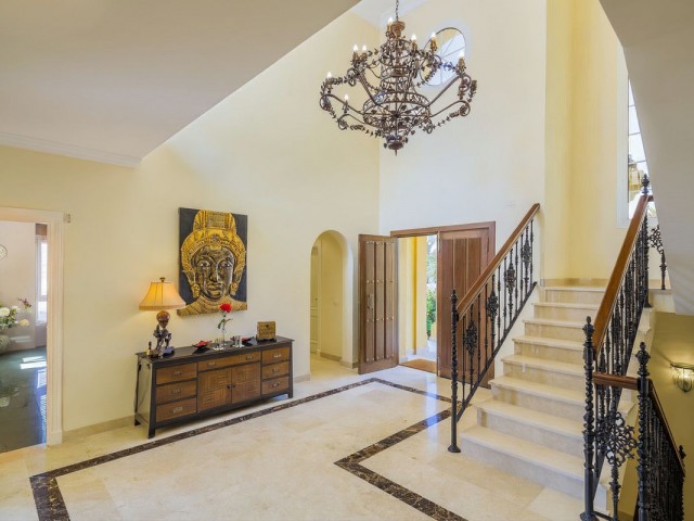 4 Schlafzimmer Villa in Elviria