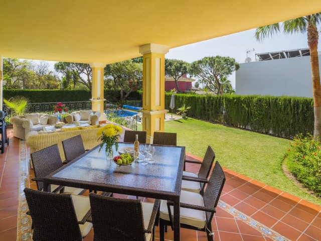 4 Schlafzimmer Villa in Elviria
