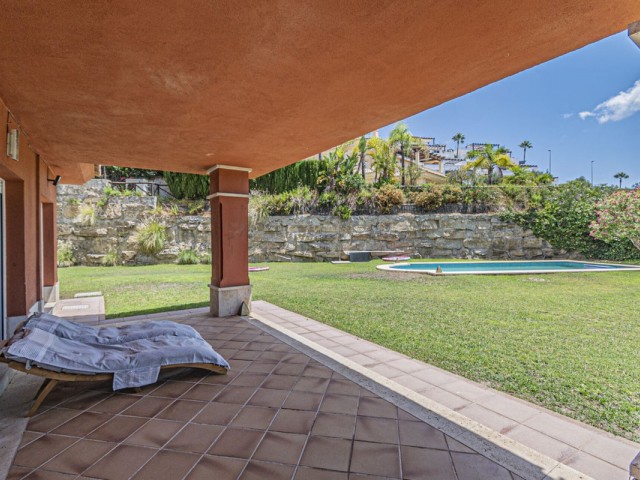 5 Bedrooms Villa in Marbella