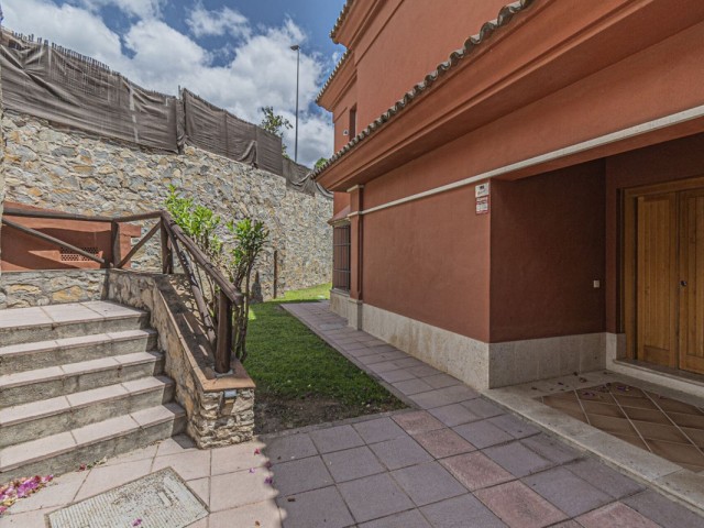 5 Bedrooms Villa in Marbella