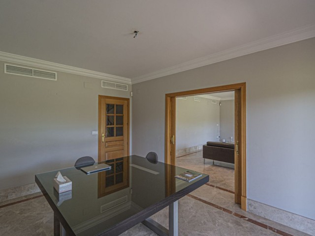 5 Bedrooms Villa in Marbella