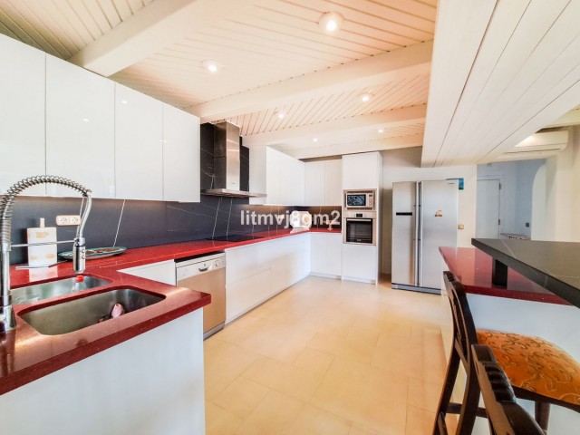 5 Makuuhuoneen Huvila Benahavís