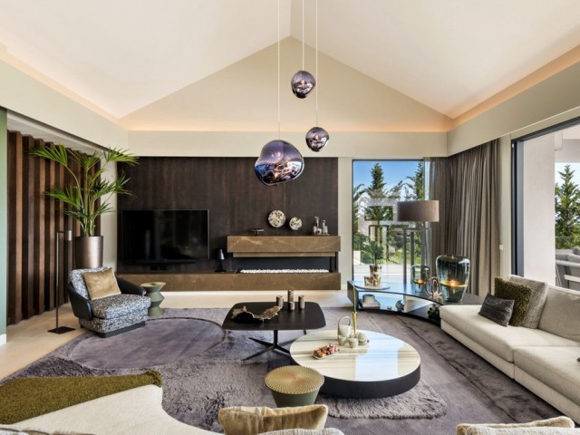 5 Bedrooms Villa in Benahavís