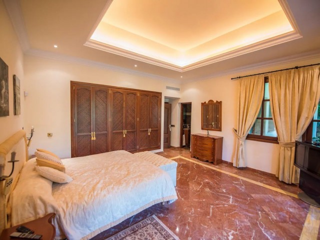 8 Bedrooms Villa in La Zagaleta