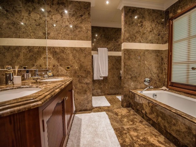 8 Bedrooms Villa in La Zagaleta