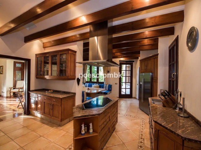 8 Soveroms Villa i La Zagaleta