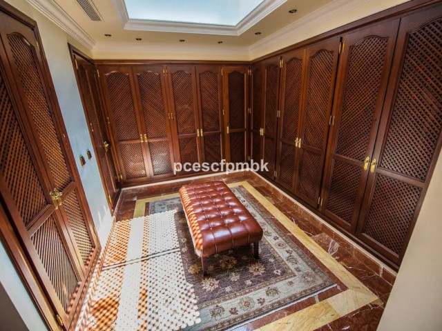 8 Soveroms Villa i La Zagaleta