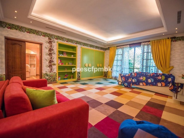 8 Soveroms Villa i La Zagaleta