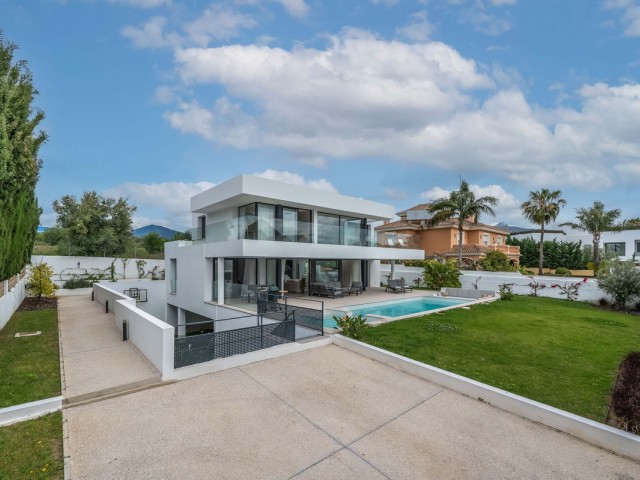 5 Bedrooms Villa in San Pedro de Alcántara