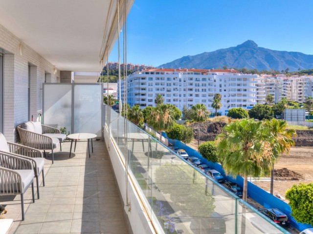 3 Bedrooms Apartment in Nueva Andalucía