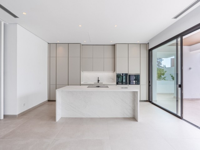 4 Bedrooms Villa in Marbella